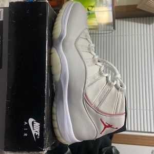 Air Jordan retro 11.